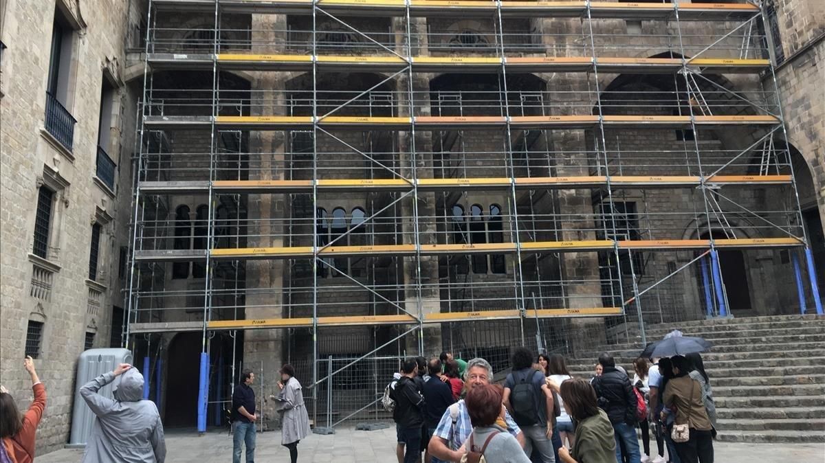 Barcelona reforça els pilars del Saló del Tinell Barcelona reforça els pilars del Saló del Tinell