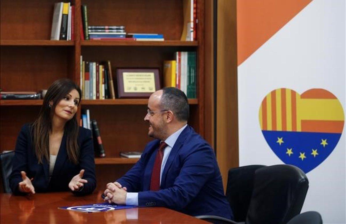 La líder de Cs en Catalunya, Lorena Roldán, y el dirigente del PPC, Alejandro Fernández.
