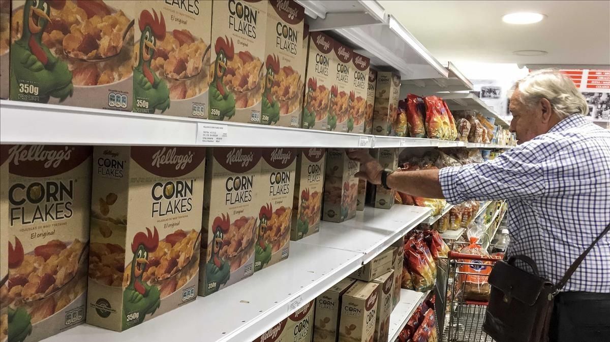 Lineal de un supermercado de Caracas con los icónicos cereales de maíz ’Corn Flakes’ de la marca Kellogg’s este martes 15 de mayo de 2018. Lineal de un supermercado de Caracas con los icónicos cereales de maíz ’Corn Flakes’ de la marca Kellogg’s este martes 15 de mayo de 2018.