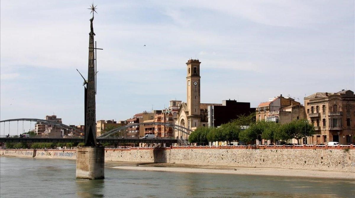 El Ebre a su paso por Tortosa. El Ebre a su paso por Tortosa.