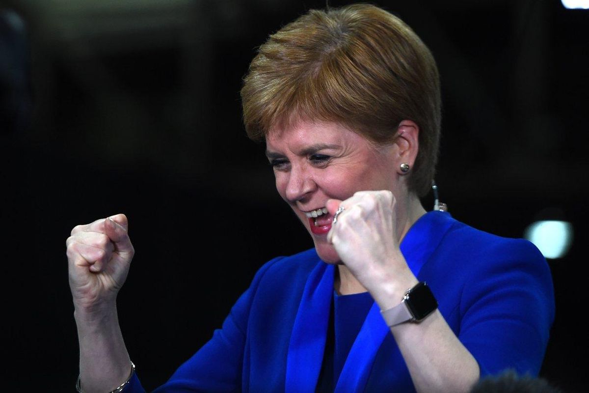 Nicola Sturgeon celebra el triunfo del SNP en las elecciones británicas. Nicola Sturgeon celebra el triunfo del SNP en las elecciones británicas.