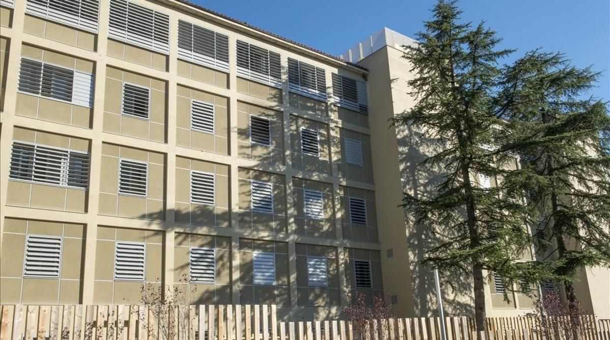 Fachada del centro de menores La Misericòrdia a las afueras de Girona, este lunes. Fachada del centro de menores La Misericòrdia a las afueras de Girona, este lunes.