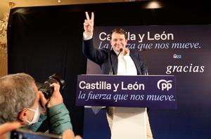 Mañueco reitera que hay "varias posibilidades" para formar Gobierno en Castilla y León