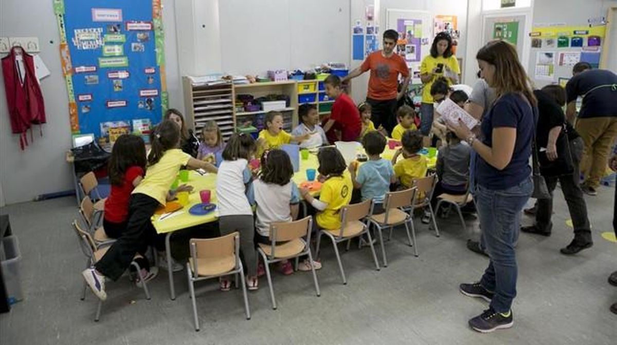 Un grupo de alumnos durante una clase en una escuela de Barcelona. Un grupo de alumnos durante una clase en una escuela de Barcelona.