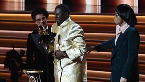 Grammy 2022: Jon Batiste i Silk Sonic donen la sorpresa