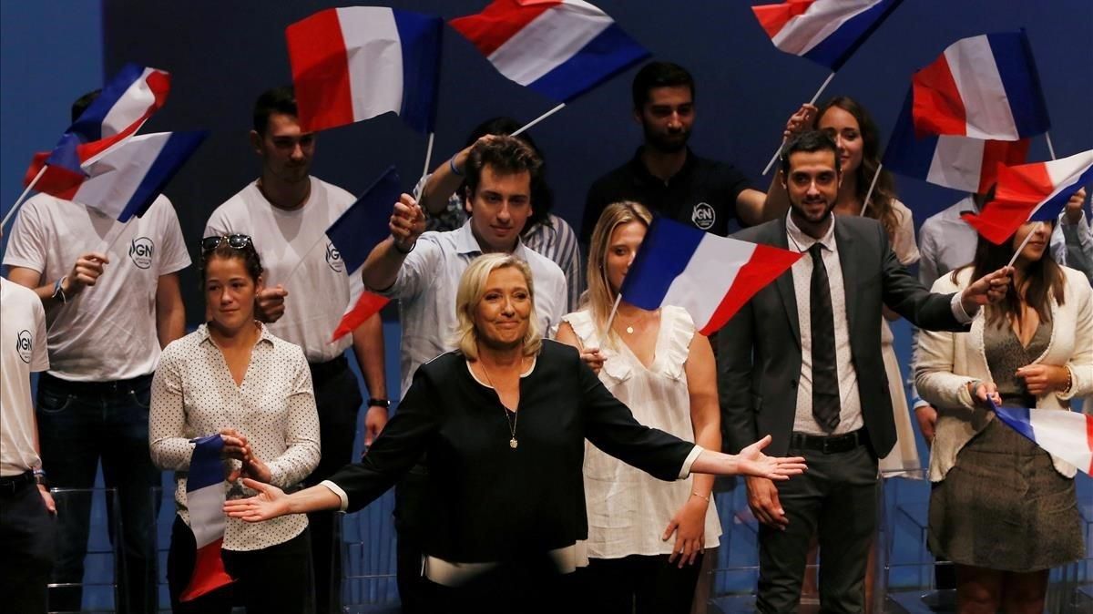 Marien Le Pen en un acto de su partido hace una año en Frejus. Marien Le Pen en un acto de su partido hace una año en Frejus.