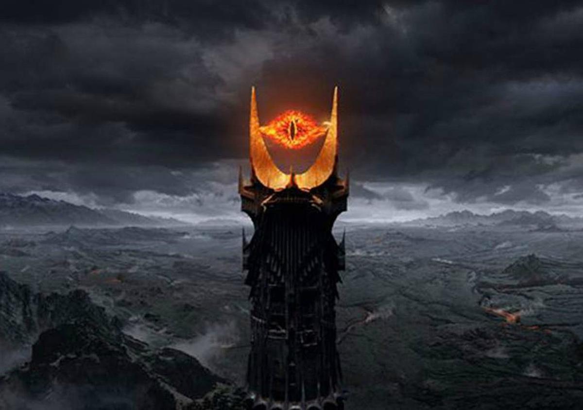 El ojo de Sauron de ’El señor de los anillos’, la imagen con la que los tuiteros comparan la primera foto del agujero negro.