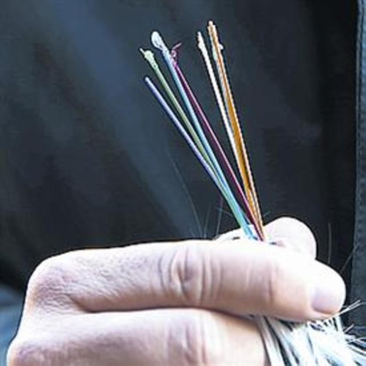 Detalle de la fibra óptica, cuyo grosor es de 0,1 milímetros.