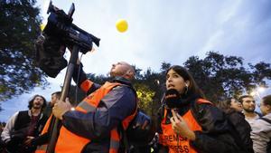 BARCELONA 21/10/2019 Política. Convocatòria dels CDR:Festa de globus Vine amb els teus globus plens de pintura i entre tots