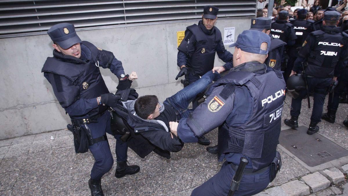 Actuación policial el 1-O en Girona. Actuación policial el 1-O en Girona.