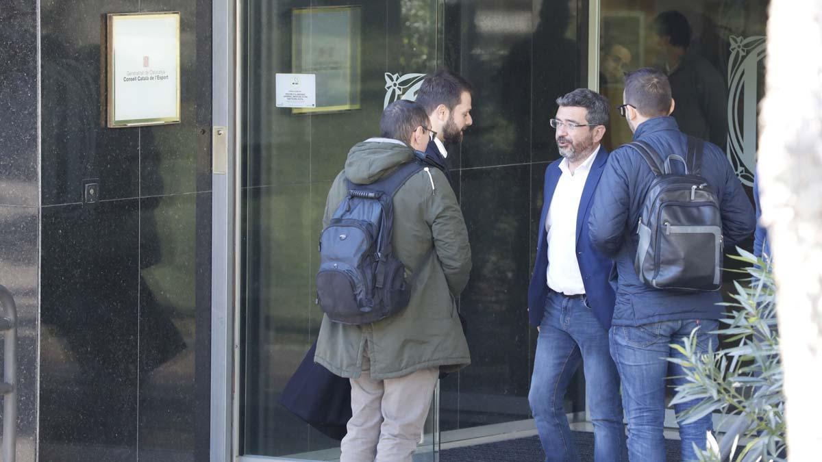Operación de la Guardia Civil por desvío de subvenciones a fundaciones de CDC. En la foto, Gerard Figueras llega a la sede de la Secretaria General de l’Esport.