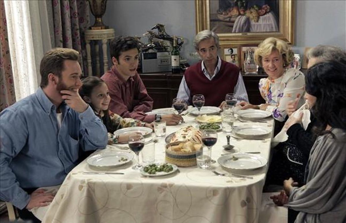 La familia Alcántara en una escena de la serie. La familia Alcántara en una escena de la serie.