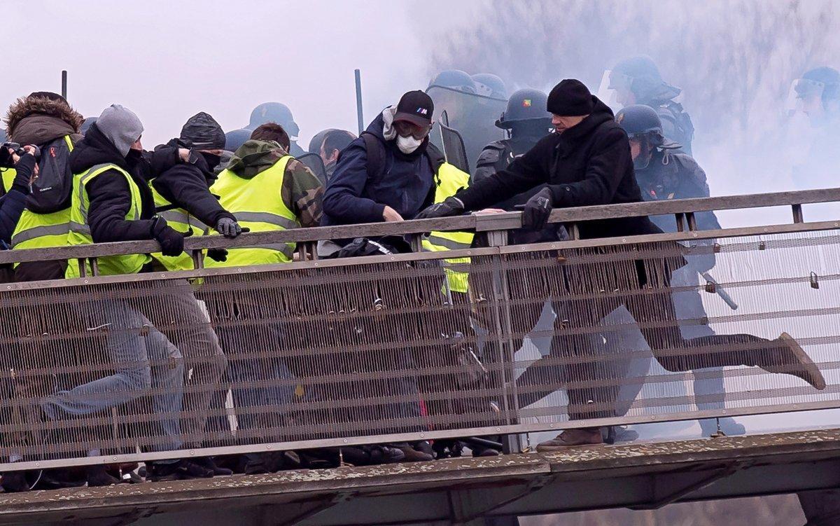 Manifestacion y protestas de los  chalecos amarillos en Paris  Francia. EFE