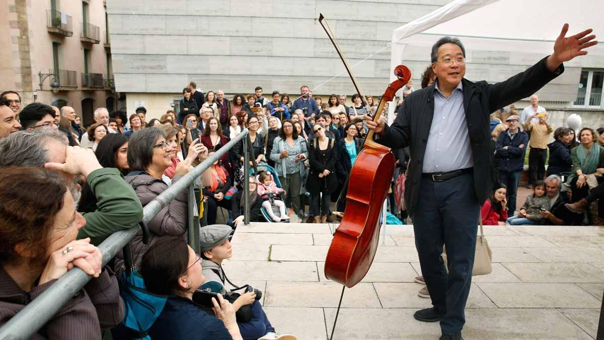 El violoncel·lista Yo-Yo Ma porta el seu art del Palau al Raval