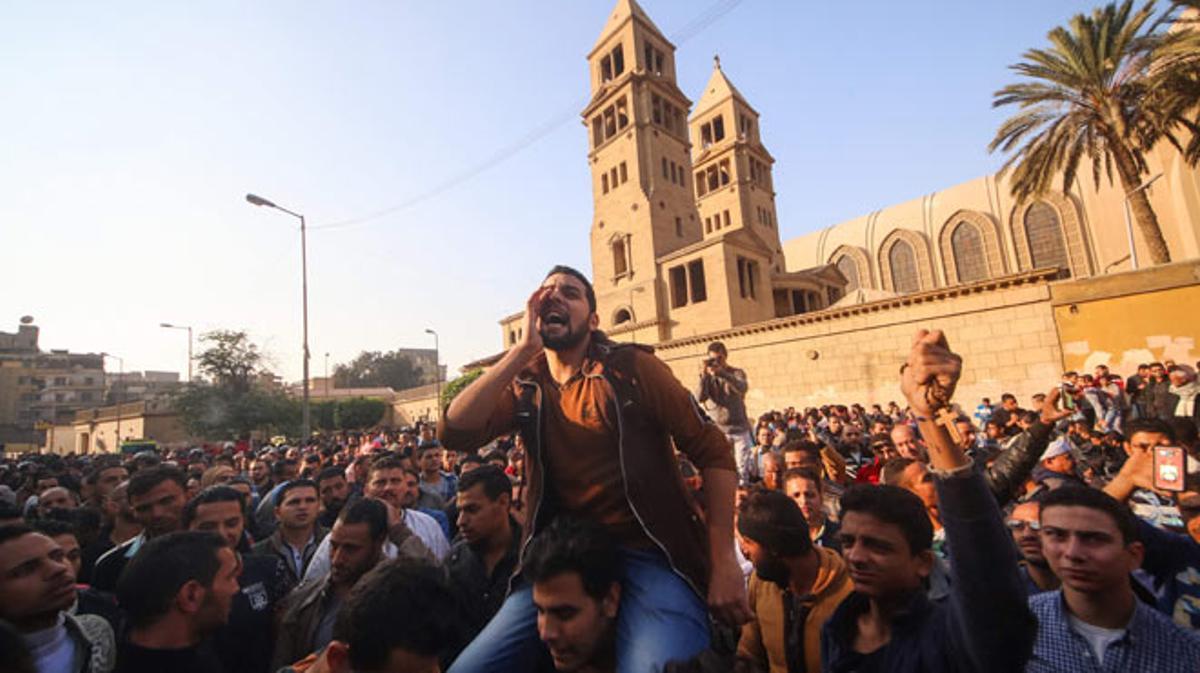 Atentado con 20 muertos en el complejo catedralicio copto de El Cairo