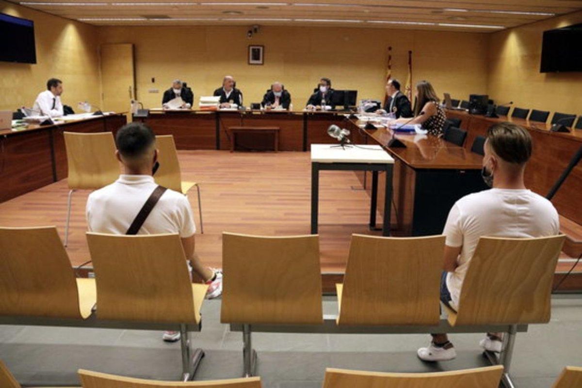 Absolts els acusats d'haver violat en grup una dona a Girona Absolts els acusats d'haver violat en grup una dona a Girona