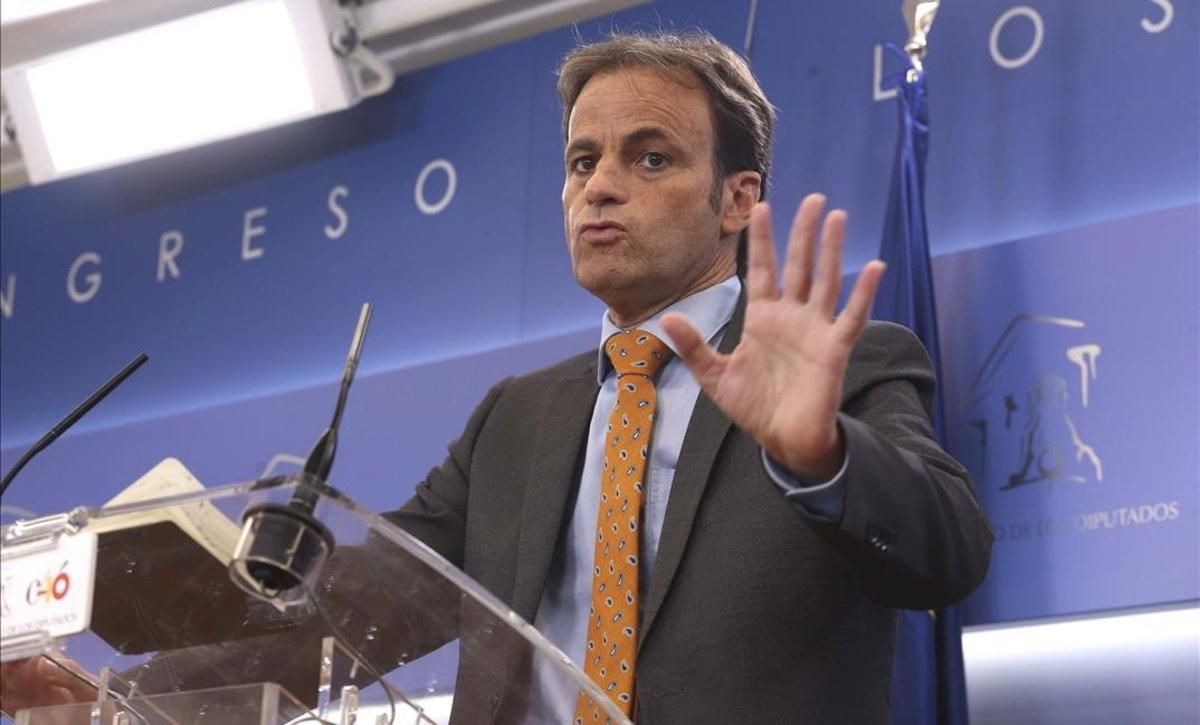 Podem es desmarca del PSOE i recolzarà la iniciativa d’ERC contra la inviolabilitat del Rei Podem es desmarca del PSOE i recolzarà la iniciativa d’ERC contra la inviolabilitat del Rei
