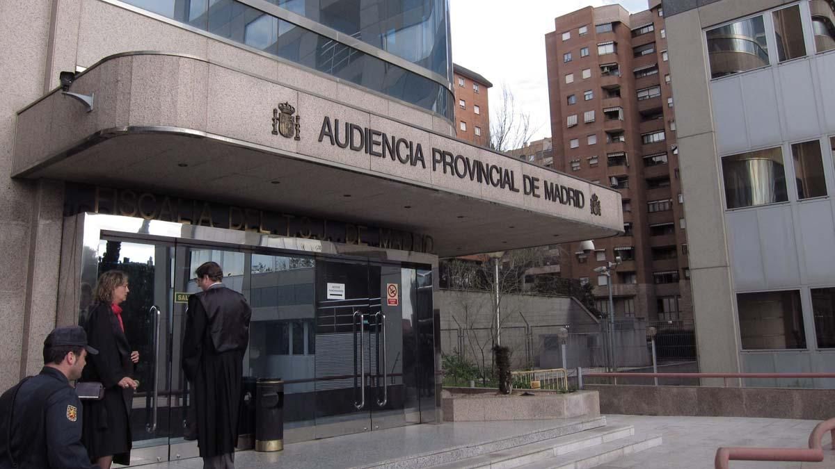 Entrada de la Audiencia Provincial de Madrid. Entrada de la Audiencia Provincial de Madrid.
