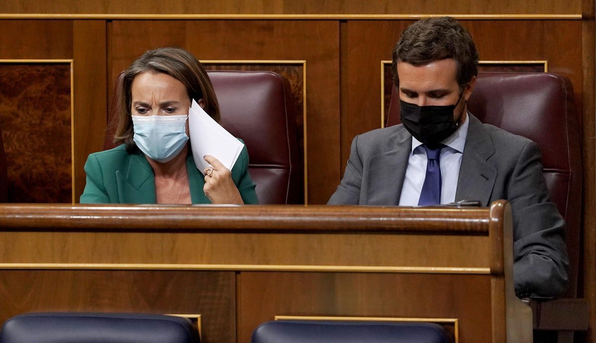Casado y Gamarra, Partido Popular, durante la sesión de control al Gobierno en el Congreso de los Diputados. Casado y Gamarra, Partido Popular, durante la sesión de control al Gobierno en el Congreso de los Diputados.