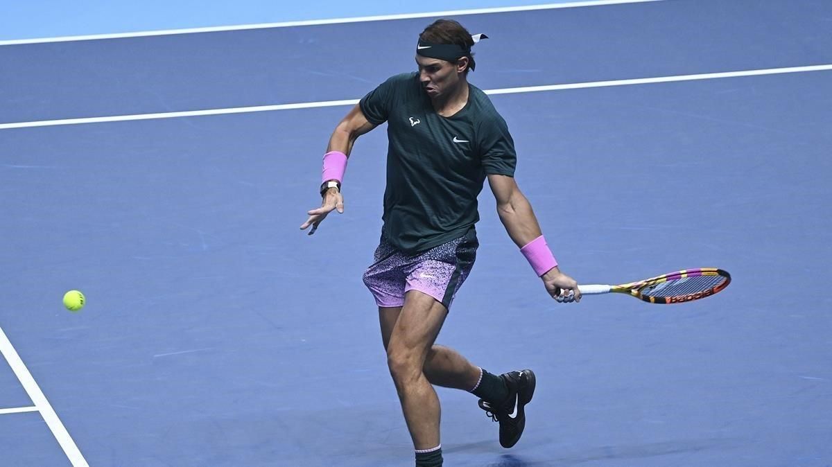 Nadal conecta una derecha durante su duelo con Rublev. Nadal conecta una derecha durante su duelo con Rublev.