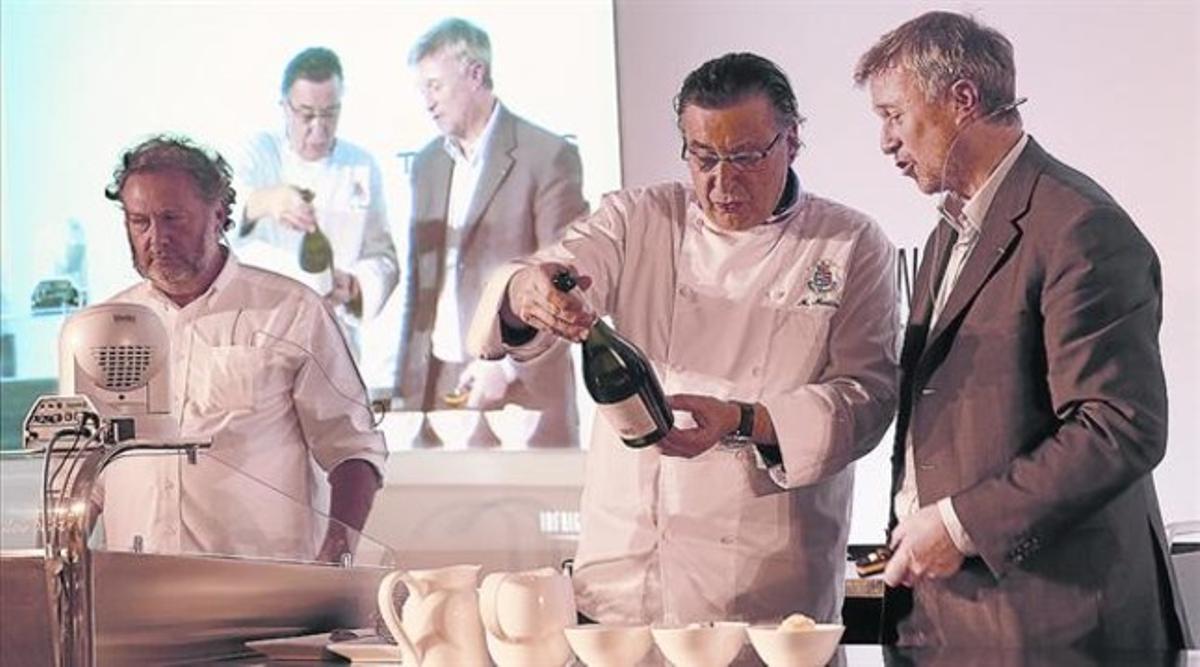 Conferencia de Manuel Martínez, chef del restaurante parisino Le Relais Louis XIII (dos estrellas Michelin).
