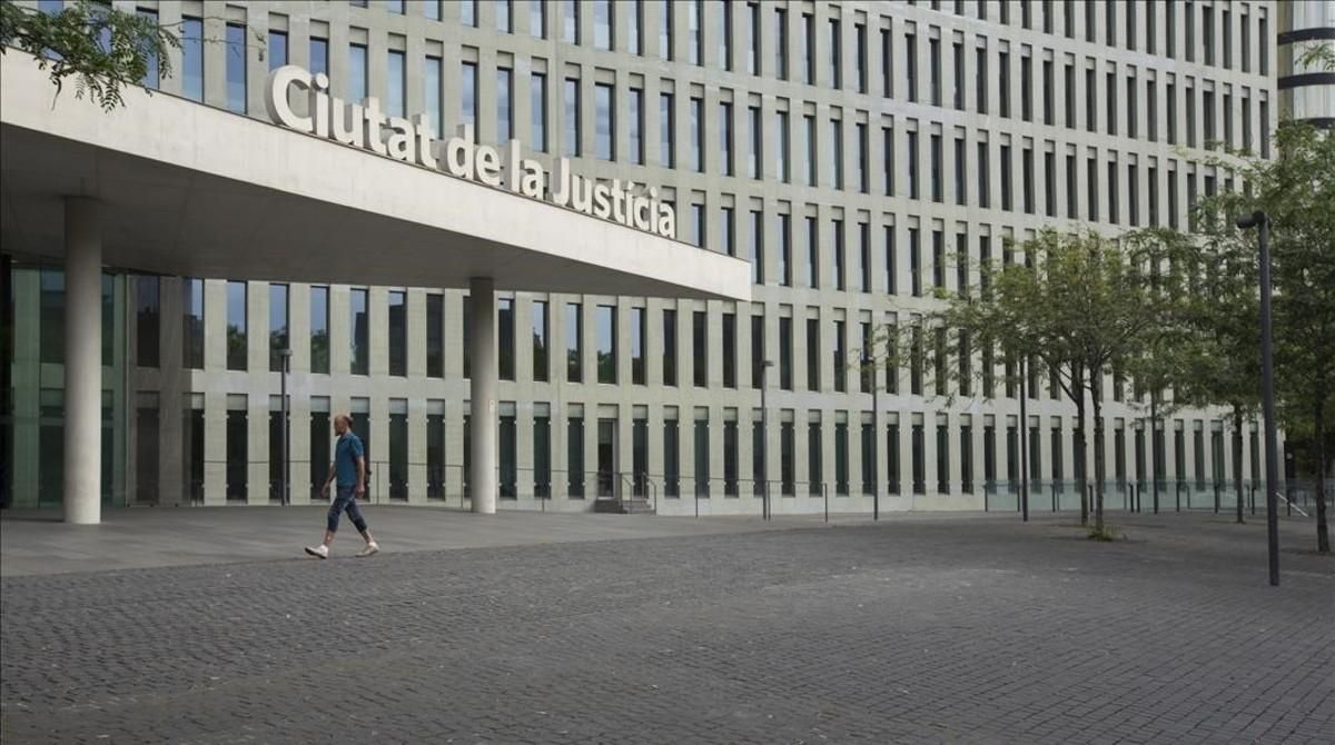 Una imagen de la fachada de la Ciutat de la Justicia. Una imagen de la fachada de la Ciutat de la Justicia.