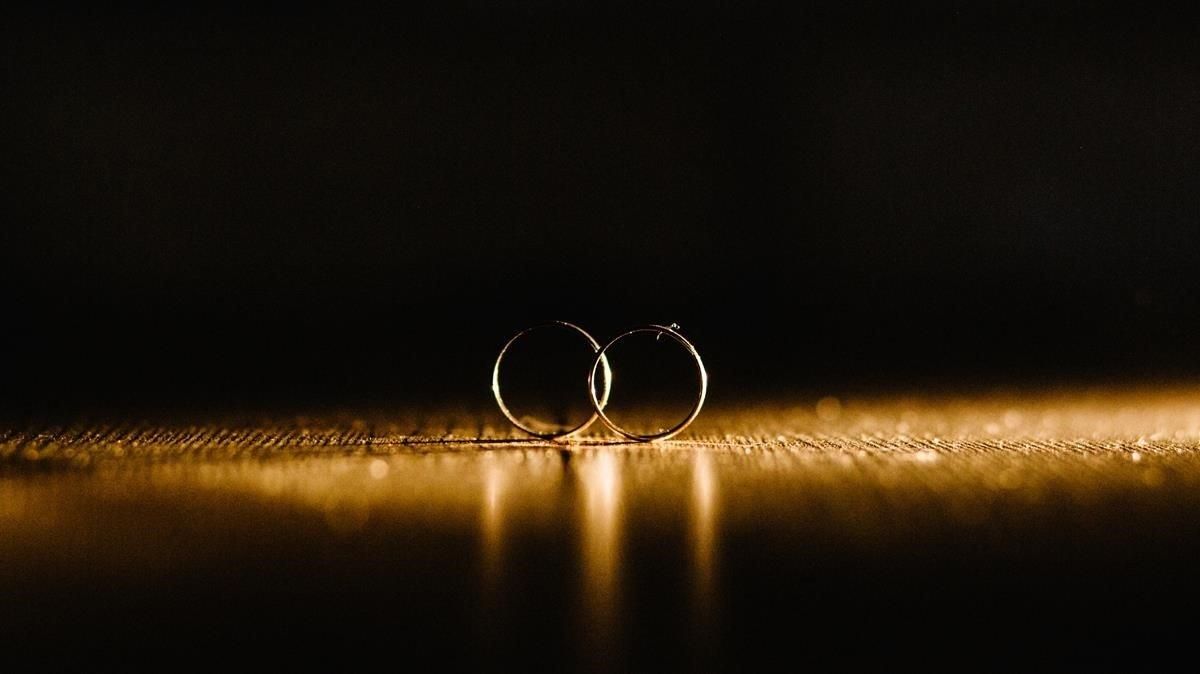 El estado de alarma obliga a numerosas parejas a suspender los planes de boda. El estado de alarma obliga a numerosas parejas a suspender los planes de boda.