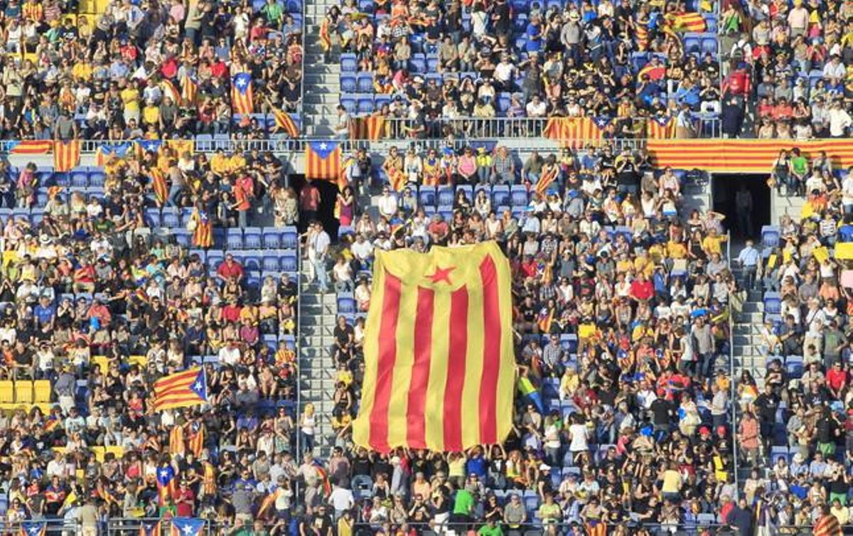 Una estelada al Camp Nou durant el Concert per la Llibertat. Una estelada al Camp Nou durant el Concert per la Llibertat.