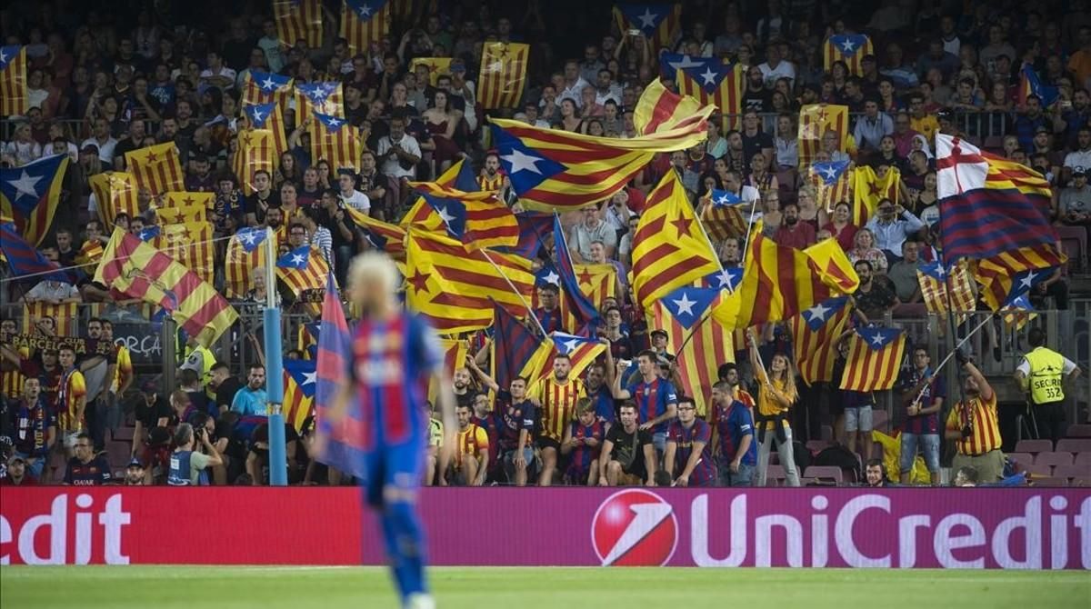 Les estelades, sense veto però a criteri dels controls d'accés al Calderón Les estelades, sense veto però a criteri dels controls d'accés al Calderón