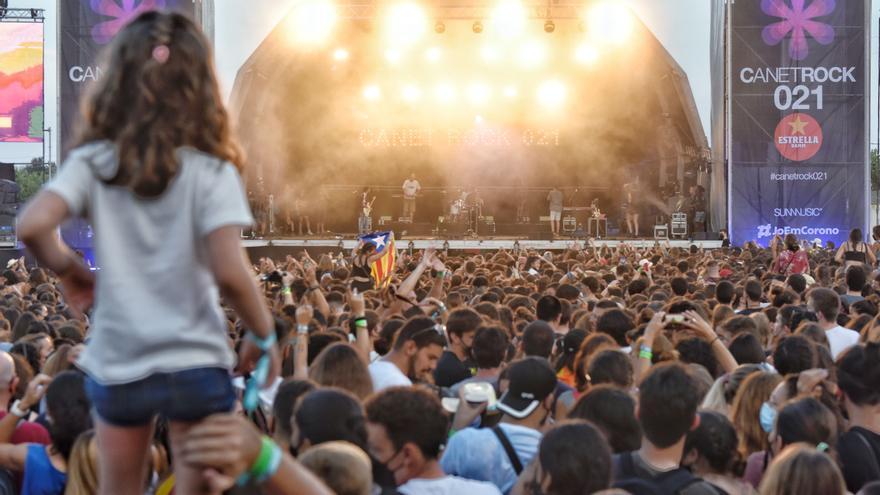 El Canet Rock desencadena l'eufòria entre 22.000 persones sense distància social - Vimarsana News
