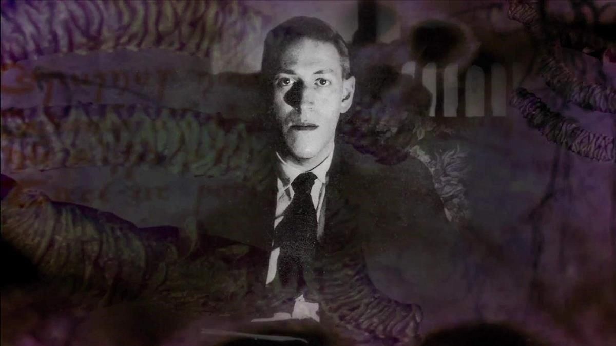 H. P. Lovecraft, en una fotografía manipulada con tentáculos de horrores primigenios. H. P. Lovecraft, en una fotografía manipulada con tentáculos de horrores primigenios.