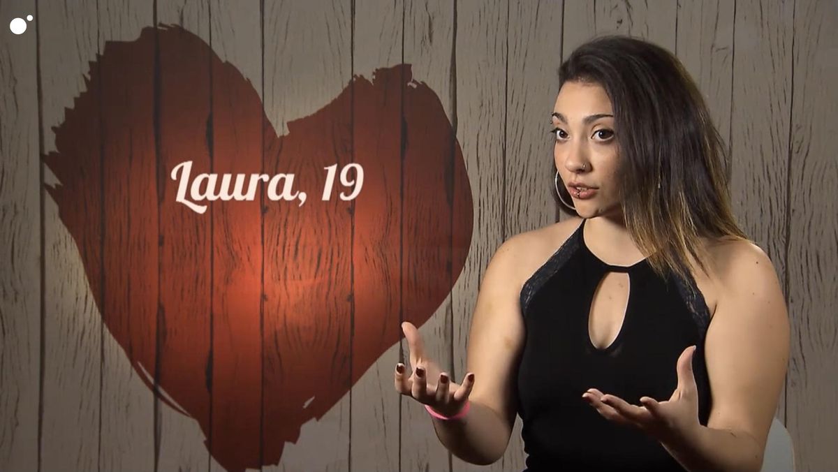 La visió de l’amor de la Laura atrapa a la seva cita a ‘First Dates’: «Estic en una relació asexual liberal» La visió de l’amor de la Laura atrapa a la seva cita a ‘First Dates’: «Estic en una relació asexual liberal»