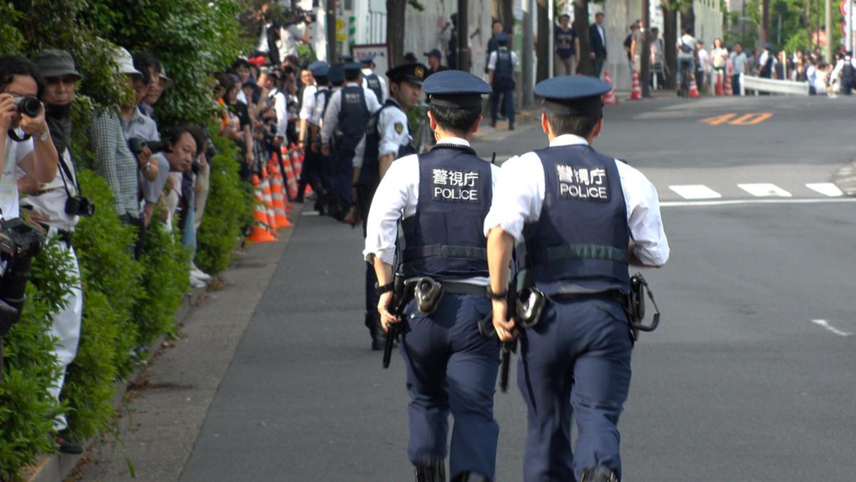 Agentes de la policía japonesa.