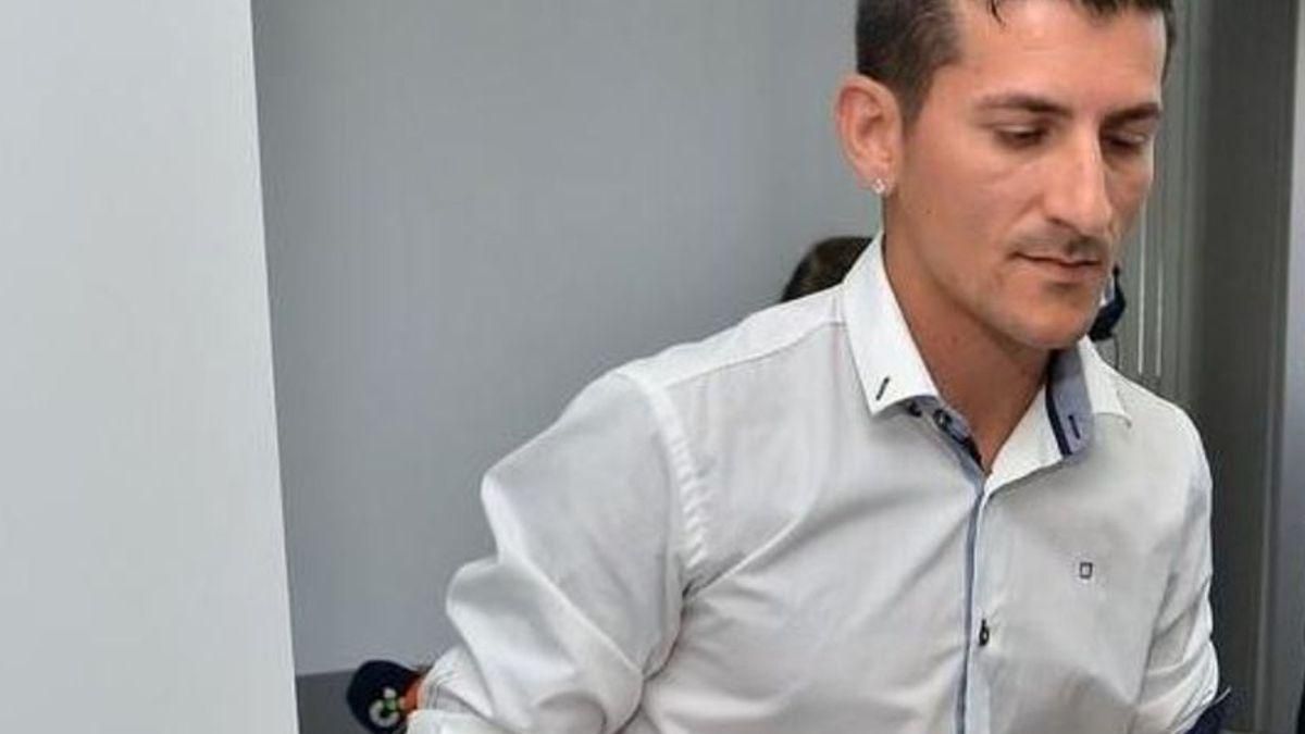 El pare de Yeremi Vargas, després de l’acusació d’abús sexual: «La meva filla es va ficar al llit» El pare de Yeremi Vargas, després de l’acusació d’abús sexual: «La meva filla es va ficar al llit»