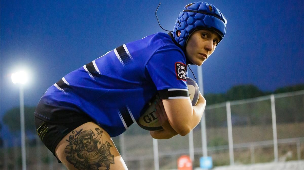 Elisabet Grané, en el campo de rugby del Sant Cugat. Elisabet Grané, en el campo de rugby del Sant Cugat.