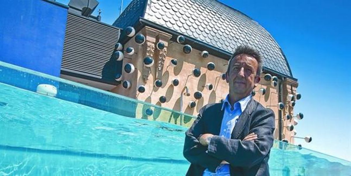 El arquitecto Luis Alonso, en una imagen de archivo en la terraza del Hotel Ohla de la Via Laietana, en Barcelona. El arquitecto Luis Alonso, en una imagen de archivo en la terraza del Hotel Ohla de la Via Laietana, en Barcelona.