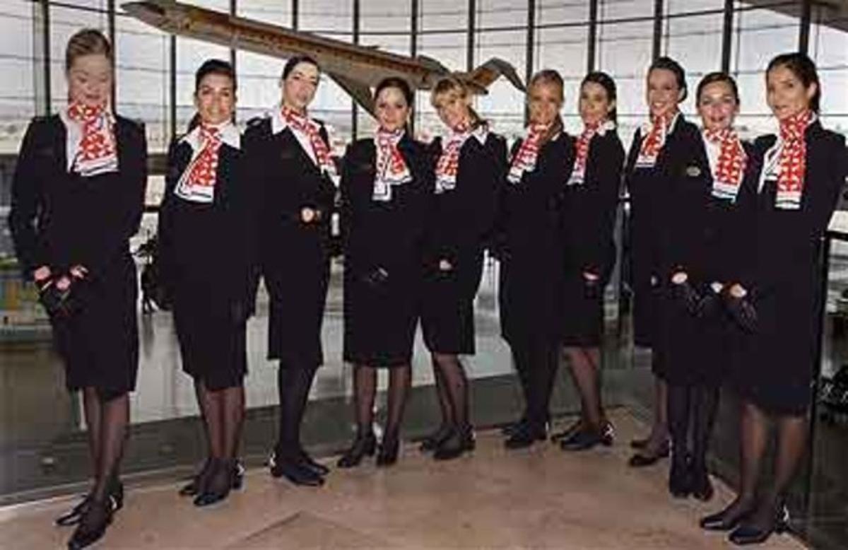 Presentación de los uniformes de las azafatas de Air Nostrum el 15 de diciembre del 2008.