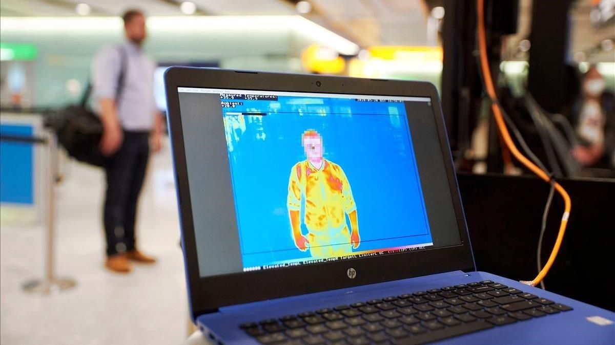 Ensayo de detección térmica que se lleva a cabo en la Terminal 2 en Heathrow, al oeste de Londres. Ensayo de detección térmica que se lleva a cabo en la Terminal 2 en Heathrow, al oeste de Londres.