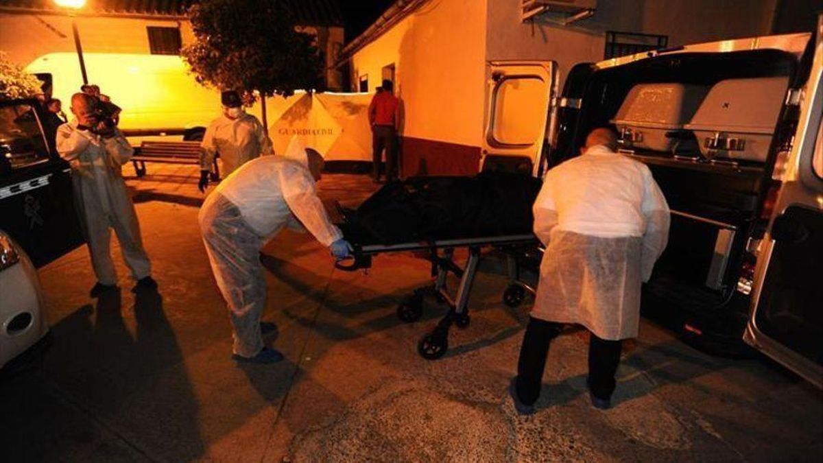Piden prisión permanente revisable por el crimen de La Chica Carlota: mataron y enterraron a un hombre en el patio de su casa Piden prisión permanente revisable por el crimen de La Chica Carlota: mataron y enterraron a un hombre en el patio de su casa