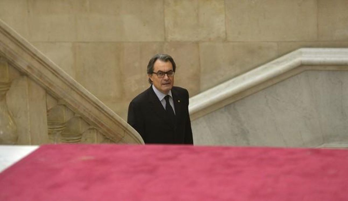 El ’President’ en funciones, Artur Mas, a su llegada al pleno sobre la independencia. El ’President’ en funciones, Artur Mas, a su llegada al pleno sobre la independencia.