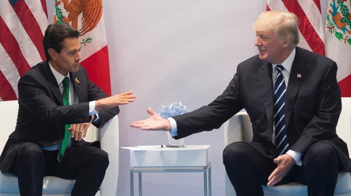 El presidente de México, Enrique Peña Nieto, y el de EEUU, Donald Trump, durante la reunión bilateral que han mantenido en el G20 de Hamburgo. El presidente de México, Enrique Peña Nieto, y el de EEUU, Donald Trump, durante la reunión bilateral que han mantenido en el G20 de Hamburgo.