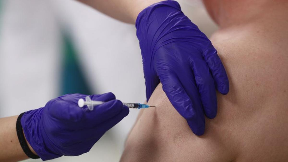 EEUU autoriza la cuarta dosis de vacuna del covid para mayores de 50 años