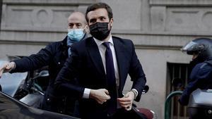 Pablo Casado se reunirá con los barones, que le piden urgencia.