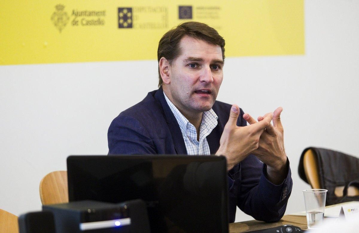 Sánchez penalitzarà les autonomies que no executin els fons europeus Sánchez penalitzarà les autonomies que no executin els fons europeus