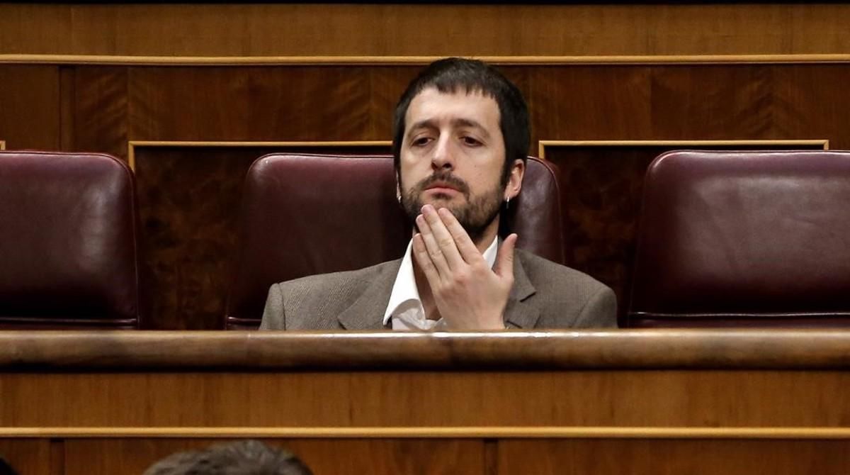 El secretario de comunicación de Podemos, Juan Manuel del Olmo, en su escaño del Congreso. El secretario de comunicación de Podemos, Juan Manuel del Olmo, en su escaño del Congreso.