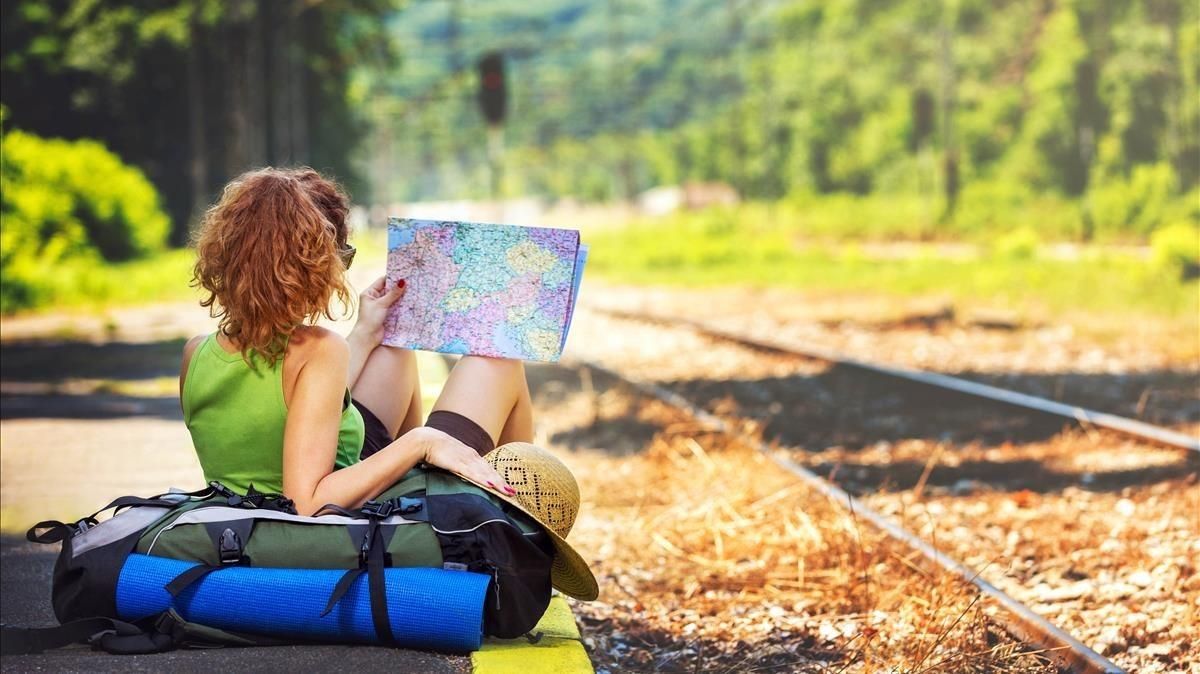 El verano es el momento perfecto para leer libros de viajes. El verano es el momento perfecto para leer libros de viajes.