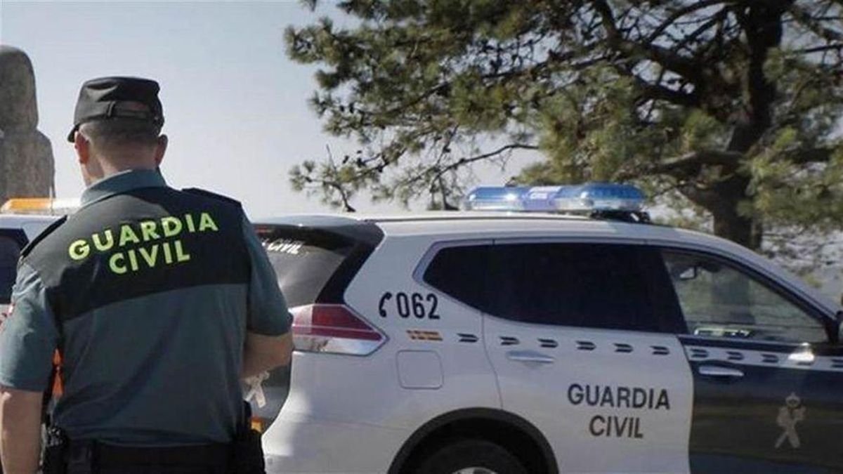 Un agente de la Guardia Civil. Un agente de la Guardia Civil.