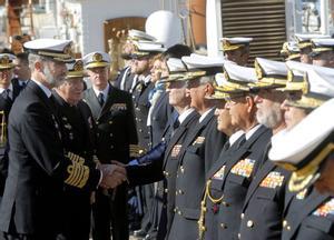 Felipe VI y Juan Carlos I visitan el buque 'Juan Sebastián de Elcano'