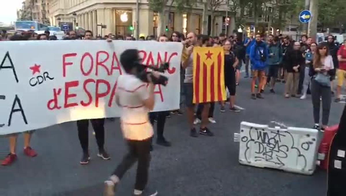 Acción de los CDR en la Plaza Catalunya