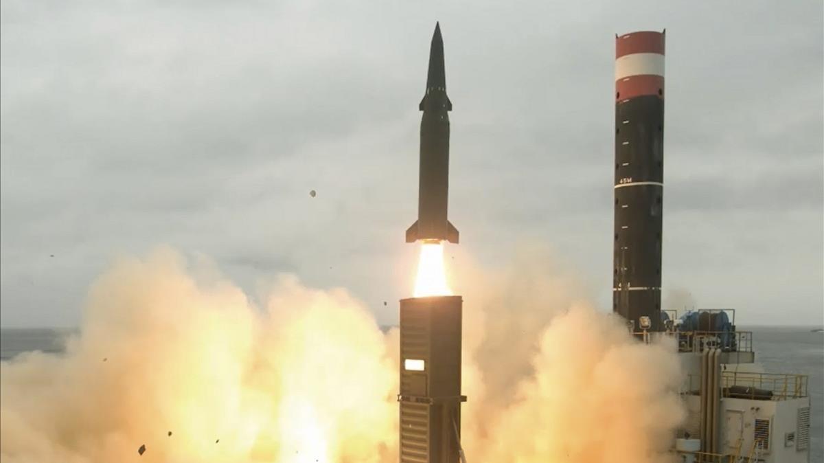 Una imagen facilitada por Corea del Sur de un ’test’ de un misil propio.